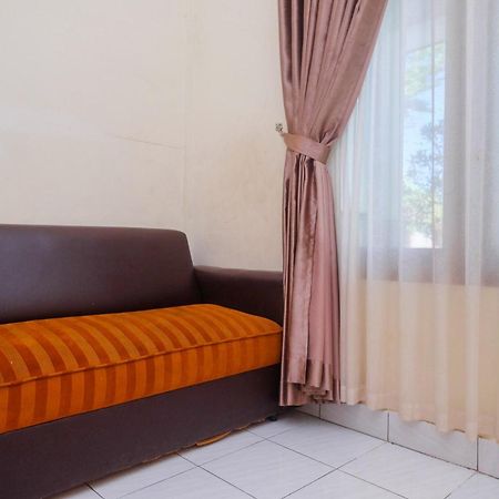 Reddoorz Syariah Near Alun Alun Wonosari Hotel Ngoại thất bức ảnh
