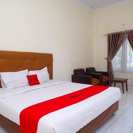 Reddoorz Syariah Near Alun Alun Wonosari Hotel Ngoại thất bức ảnh