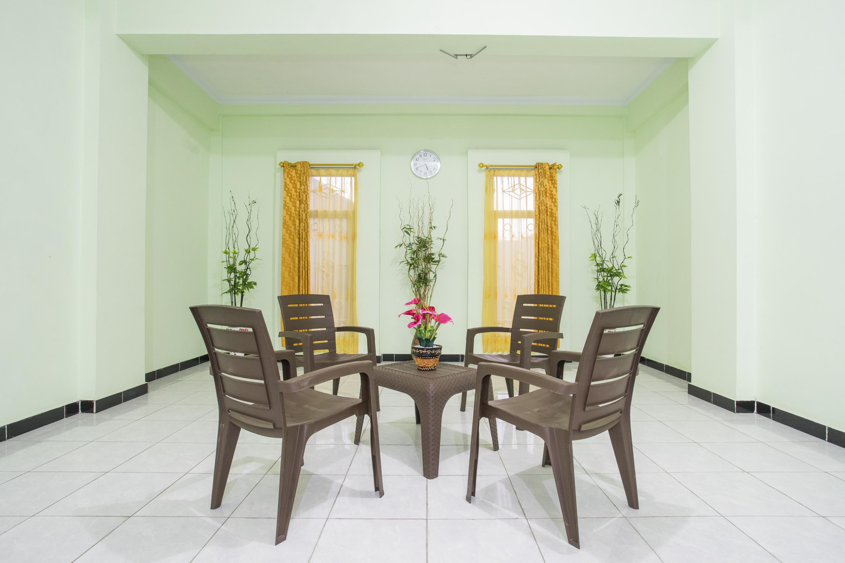 Reddoorz Syariah Near Alun Alun Wonosari Hotel Ngoại thất bức ảnh