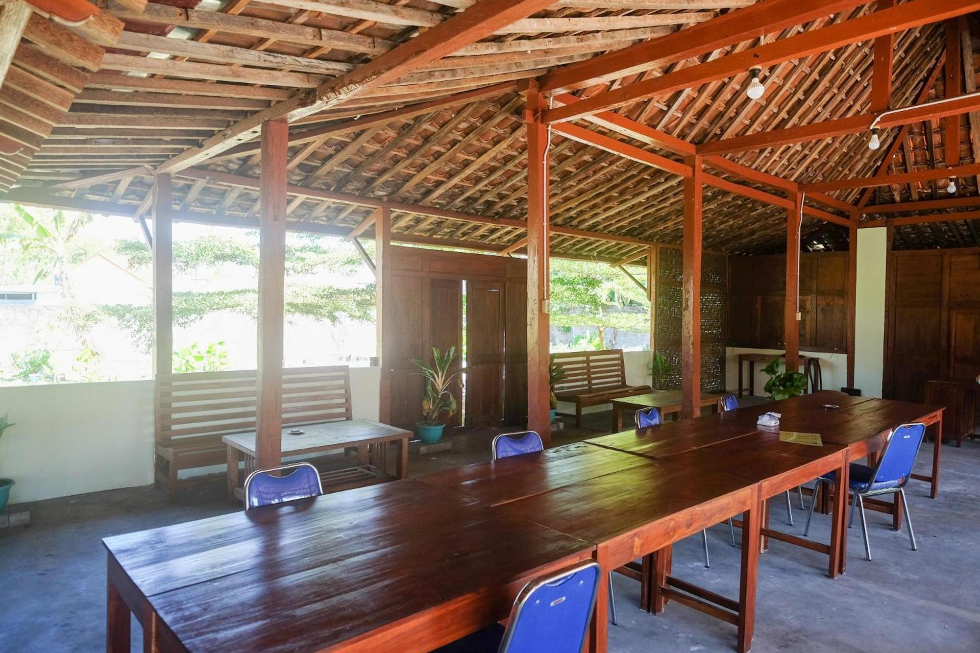 Reddoorz Syariah Near Alun Alun Wonosari Hotel Ngoại thất bức ảnh
