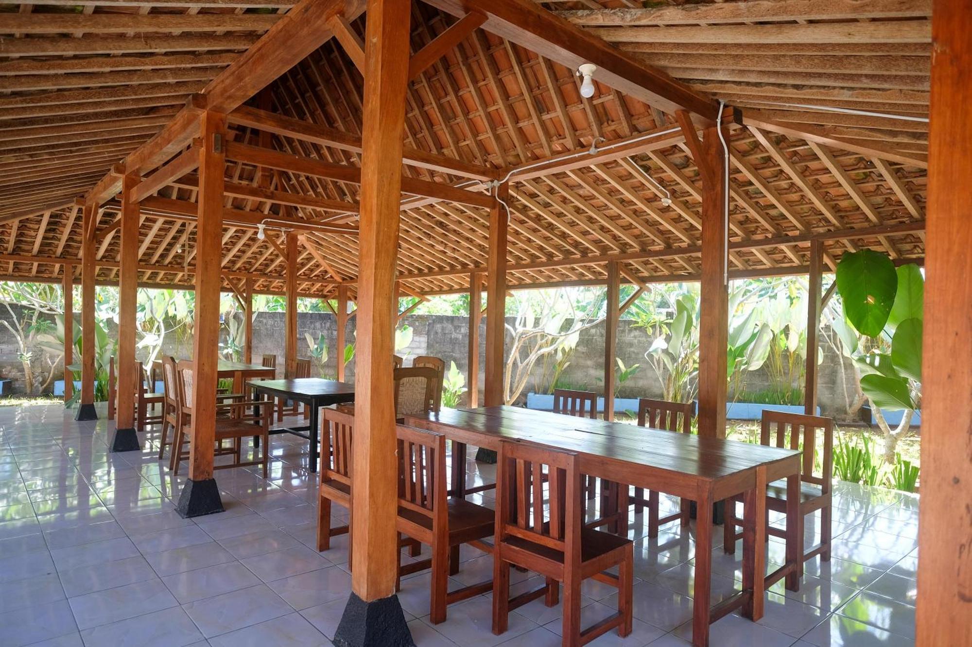 Reddoorz Syariah Near Alun Alun Wonosari Hotel Ngoại thất bức ảnh