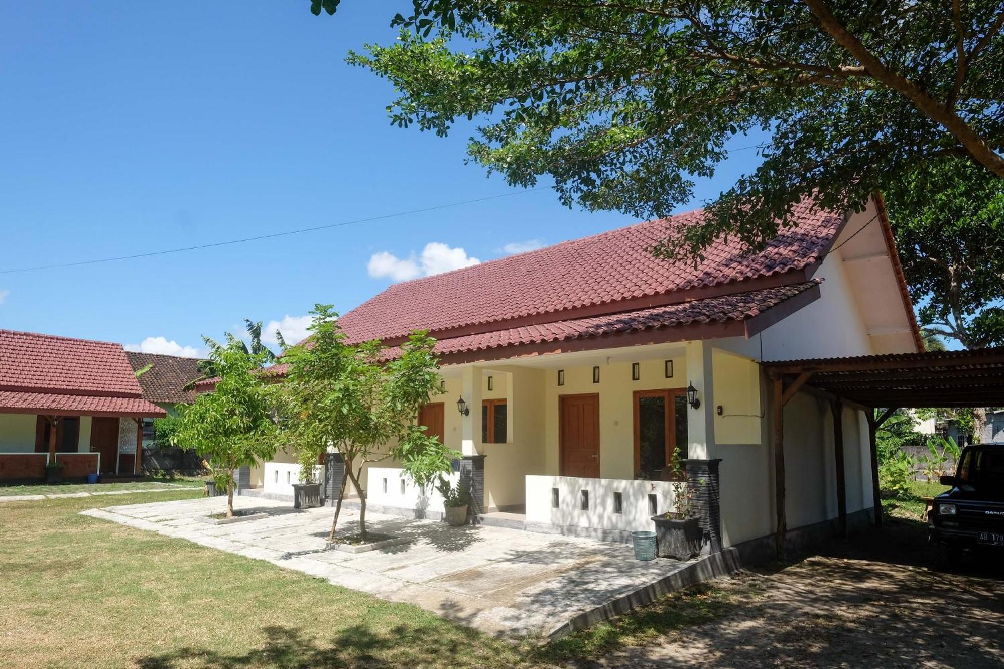 Reddoorz Syariah Near Alun Alun Wonosari Hotel Ngoại thất bức ảnh