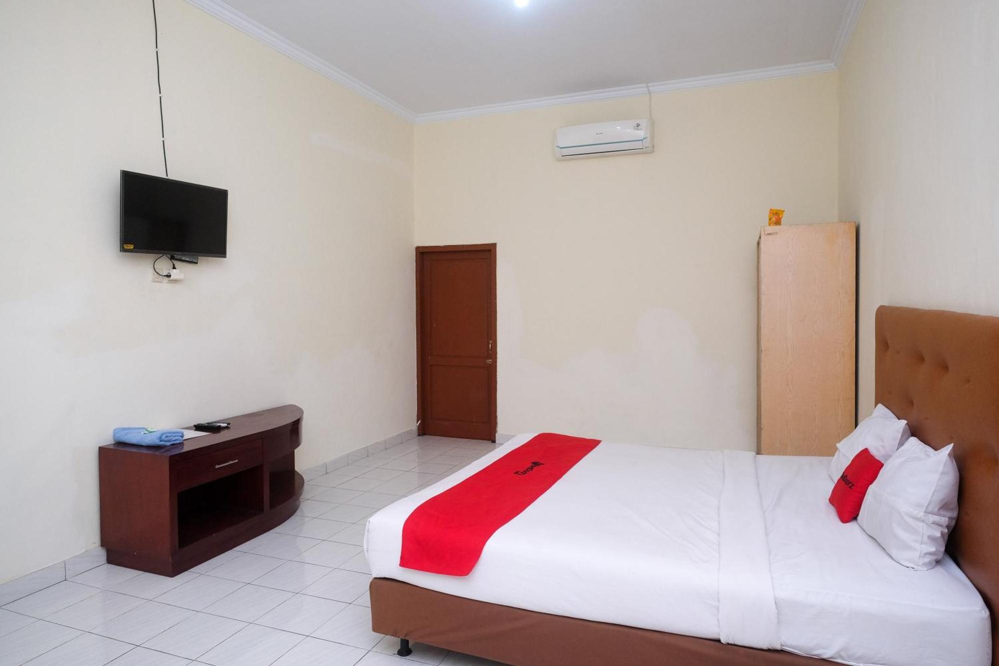 Reddoorz Syariah Near Alun Alun Wonosari Hotel Ngoại thất bức ảnh