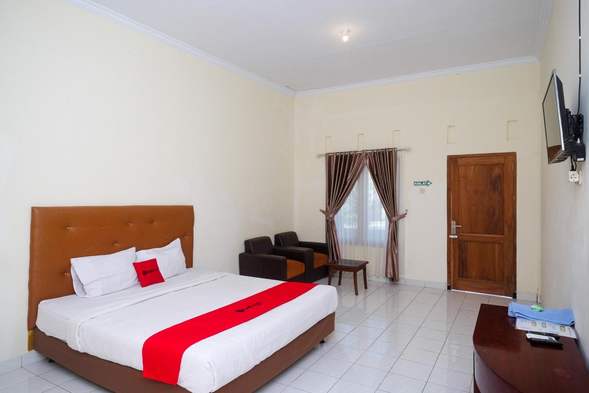 Reddoorz Syariah Near Alun Alun Wonosari Hotel Ngoại thất bức ảnh