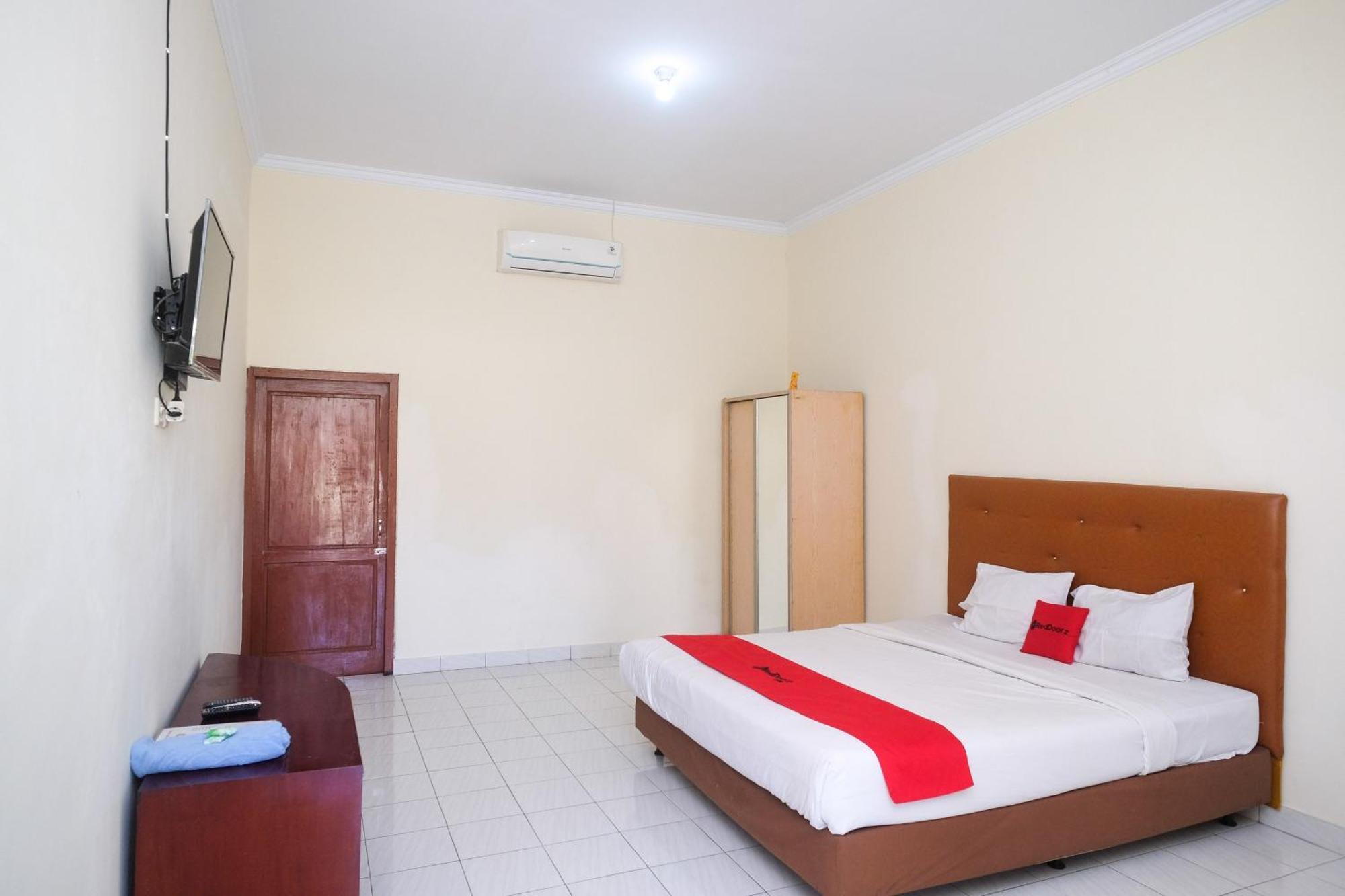 Reddoorz Syariah Near Alun Alun Wonosari Hotel Ngoại thất bức ảnh