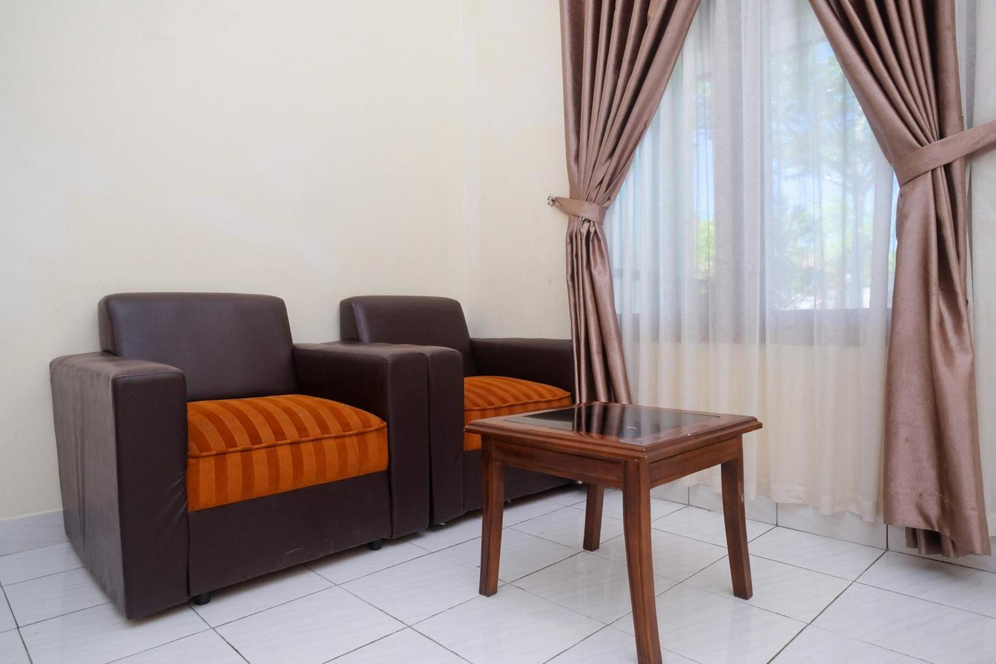 Reddoorz Syariah Near Alun Alun Wonosari Hotel Ngoại thất bức ảnh