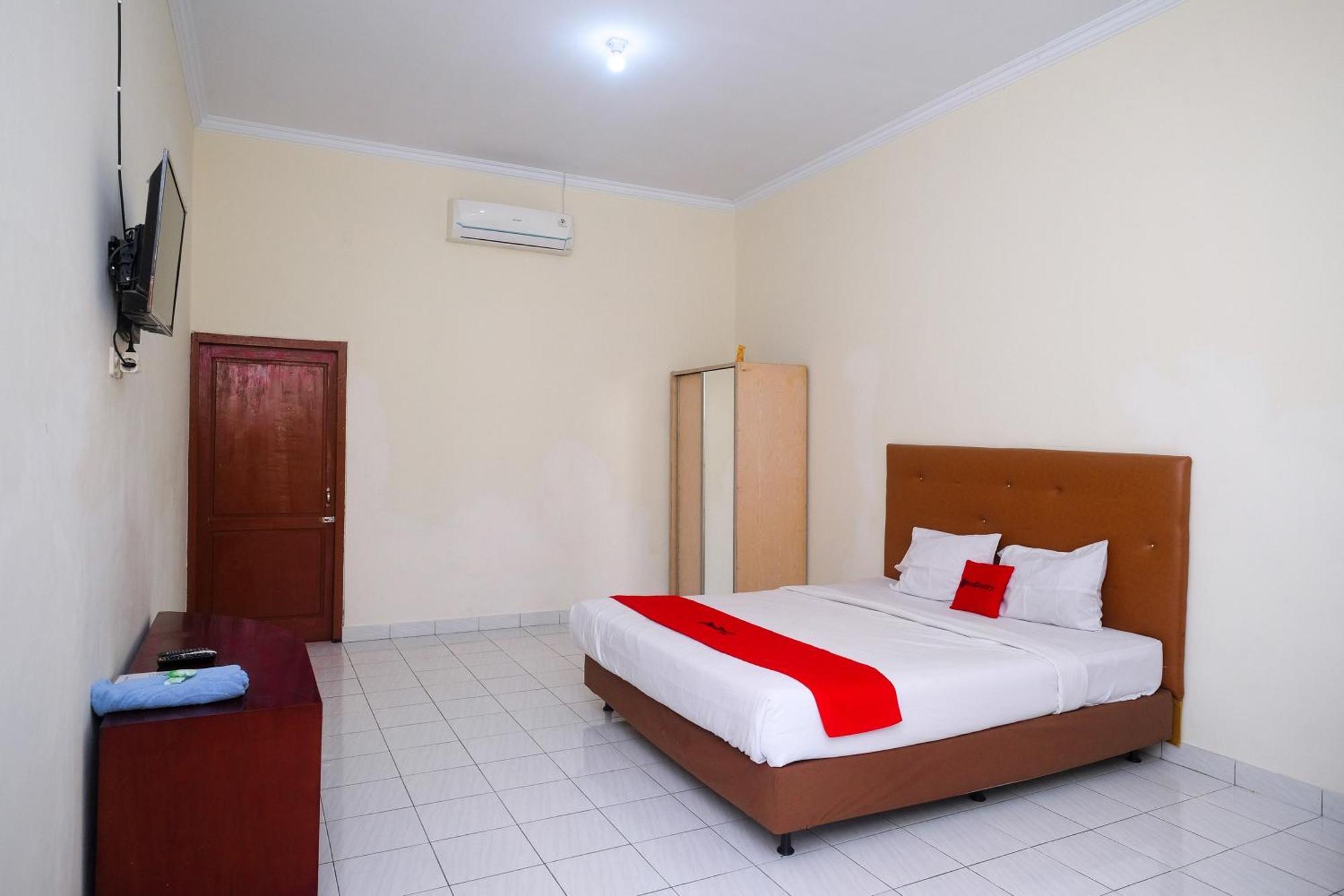 Reddoorz Syariah Near Alun Alun Wonosari Hotel Ngoại thất bức ảnh