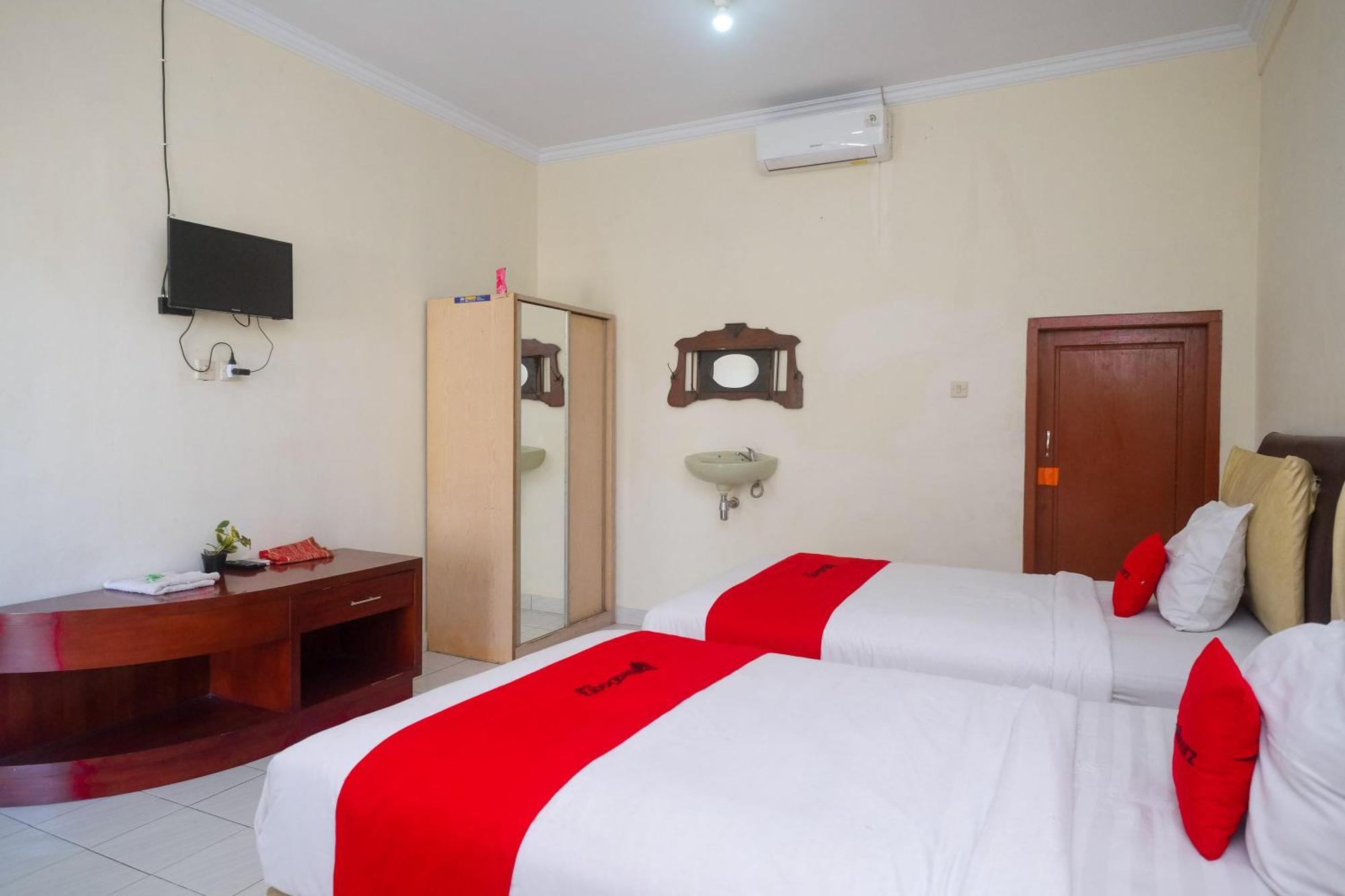 Reddoorz Syariah Near Alun Alun Wonosari Hotel Ngoại thất bức ảnh
